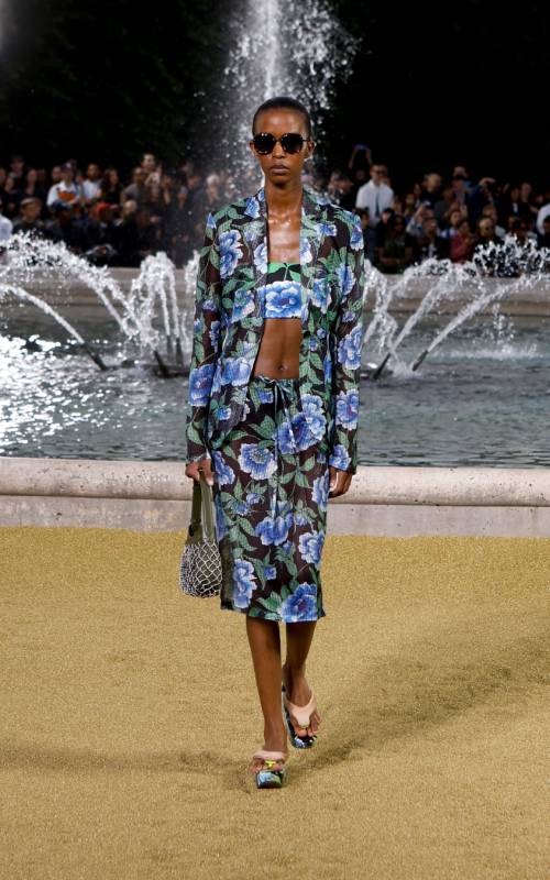 2025年春夏コレクション｜ファッションショーを観る｜KENZO